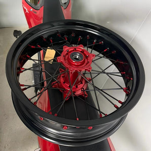 Stark Varg Wheel Hub & Pirelli  Tires（A Pair）Custom colors are available.