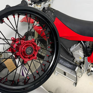 Stark Varg Wheel Hub & Pirelli  Tires（A Pair）Custom colors are available.